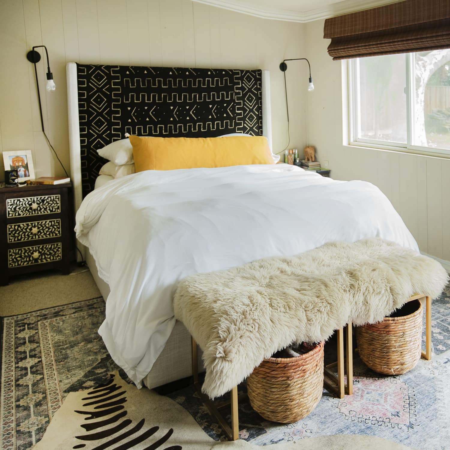 Blanket behind bed outlet